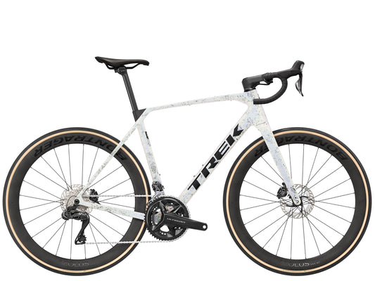 Trek Domane SLR 7 GEN 5 2027 – Road Bikes – Mother of Pearl/Silver Marble