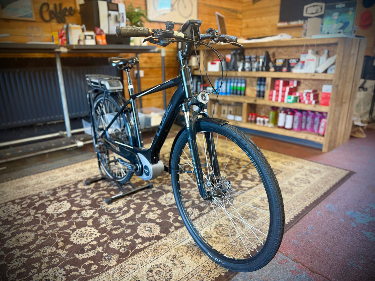 Used Cube Town Hybrid – Large