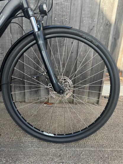 Used Cube Town Hybrid – Large