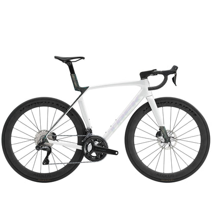 Trek Madone SL 7 GEN 8 2026 – Carbon Road – Gloss Crystal White/Matte Deep Smoke