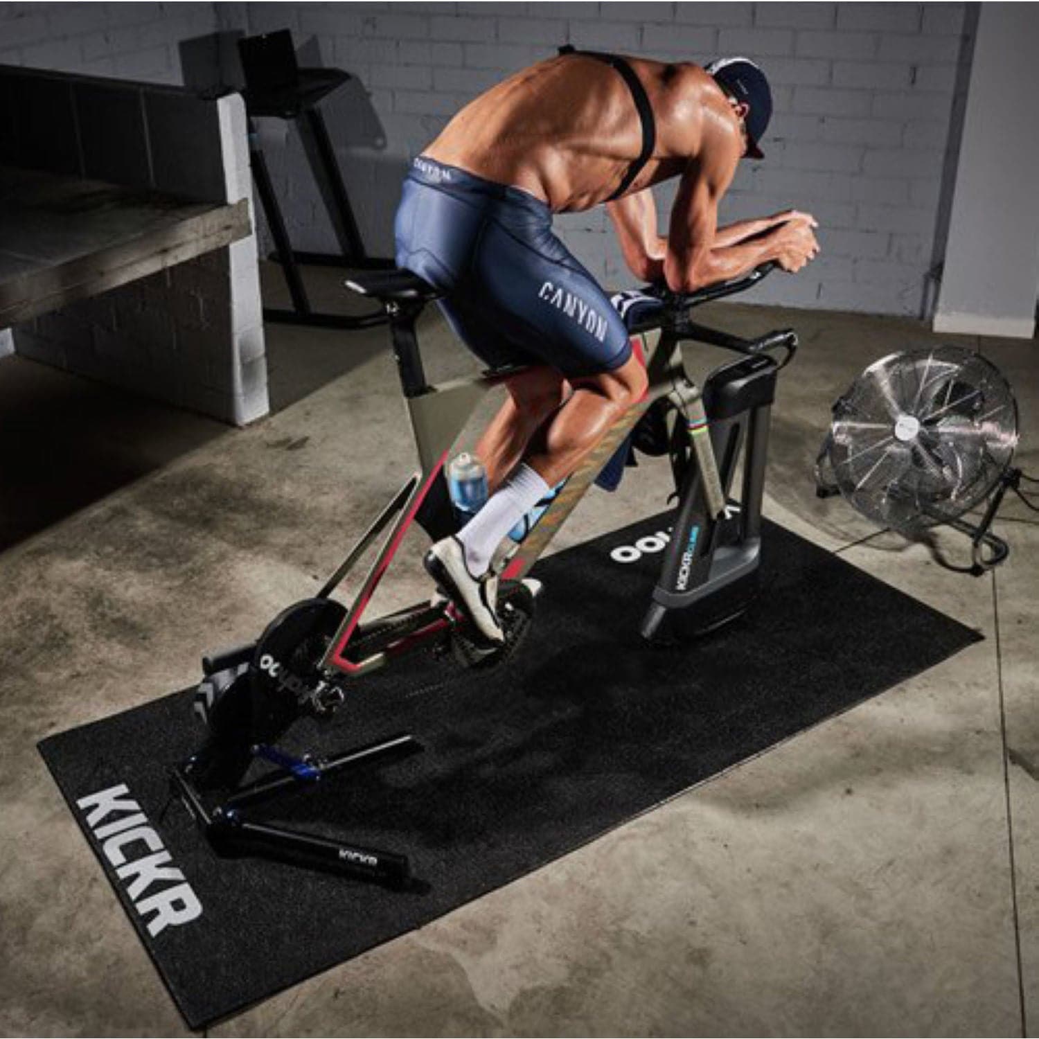 wahoo kickr trainer mat with bike on